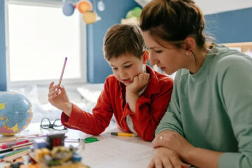 Texas Mom Pulls Kids from School over ‘Woke’ Agenda, Says Home-Schooling Produces ‘Amazing’ Results
