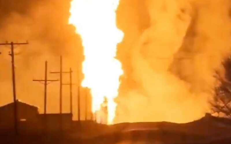 Massive Natural Gas Pipeline Explosion In Oklahoma Triggers 500 Foot   Oklahoma Natural Gas Pipeline Explosion 800x500 