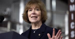 Democrat Sen Tina Smith of Resigns for ‘Entirely Personal’ Reasons as GOP Grows Stronger in Minnesota
