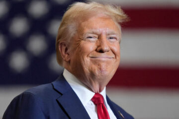 Trump Moves to Strike Deal with Greenland While Still Eyeing American Takeover