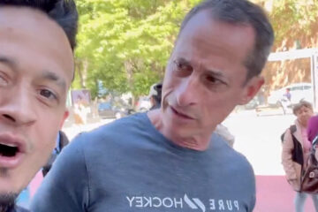 Rapper Confronts ‘Anthony Weiner the Pedophile’ on NYC Street: ‘How About All of That Adrenochrome?’