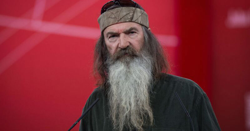 ‘Duck Dynasty’ Star Phil Robertson Dead at 79