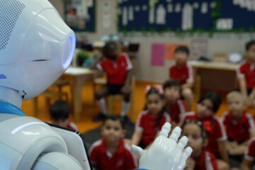 Texas School Replaces Human Teachers with AI Bots: ‘It’s Awesome!’