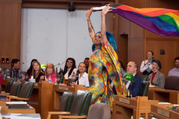 Oregon House of Representatives Hosts Live Drag Queen Performance on Floor